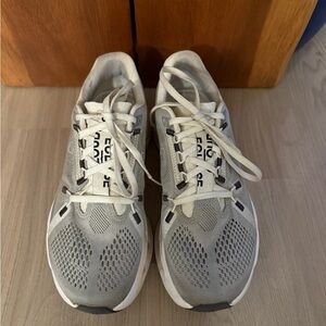 OnCloud Running Sneakers